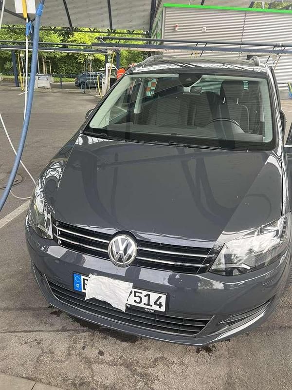 Grau Gebraucht 2020 VW Sharan Match Van / Kleinbus | 26.000 € (Fairer Preis) - Bild 1/4