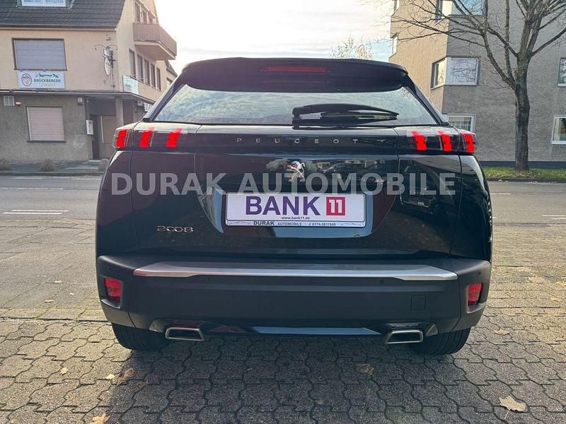 Gebraucht Peugeot 2008 Active 131 PS (96 kW) 2022 Lackierung schwarz perla nera/ SUV