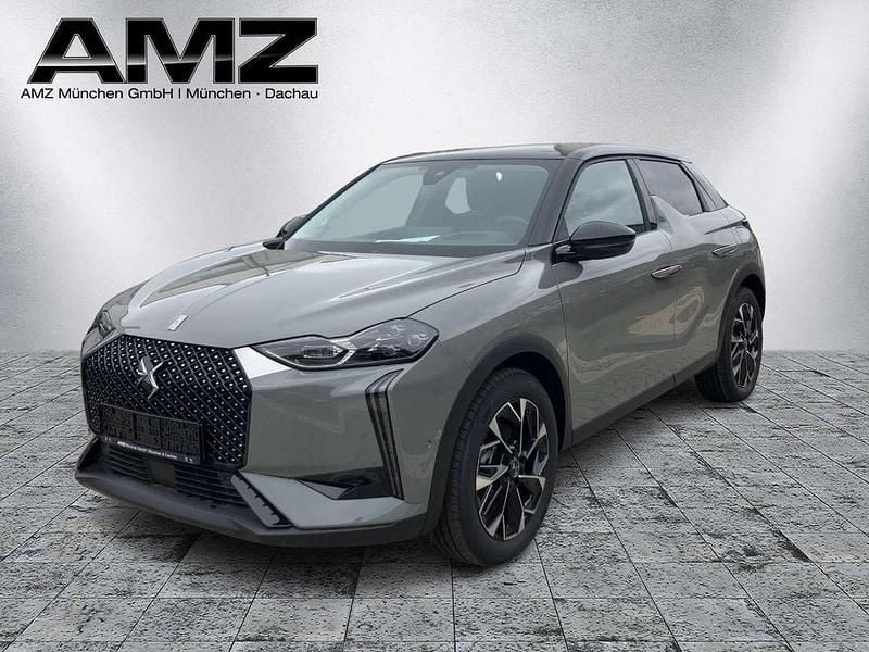 Lackierung lacquered grey/typ Neu 2024 DS Automobiles DS3 Crossback E-Tense Opera SUV | 25.490 € (Fairer Preis) - Bild 1/4
