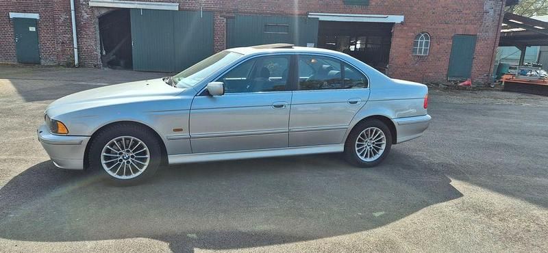 Gebraucht BMW 520 Exclusive 170 PS (125 kW) 2003 Silber Limousine