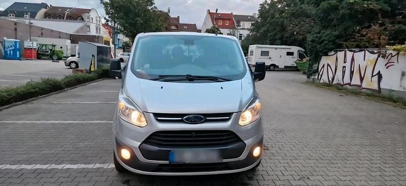 Silber Gebraucht 2014 Ford Tourneo Van / Kleinbus | 10.499 € (Guter Preis) - Bild 1/4