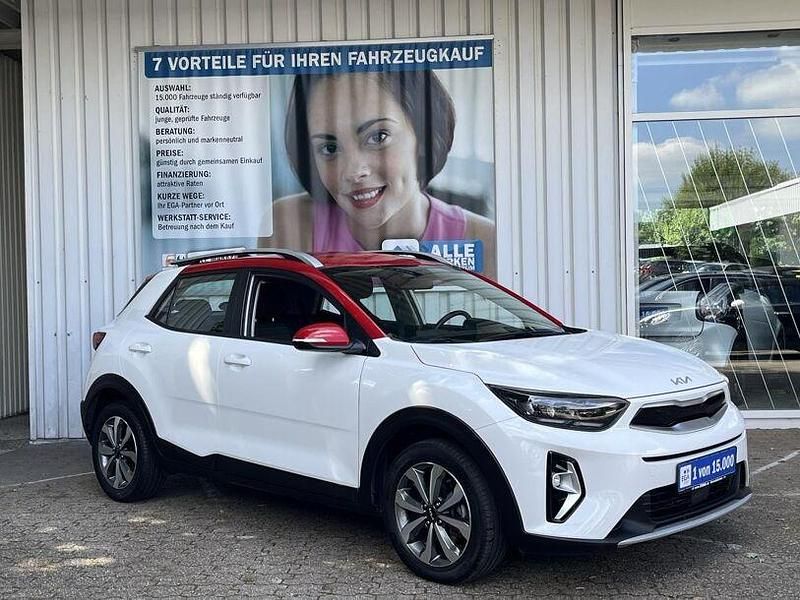 Gebraucht Kia Stonic 101 PS (74 kW) 2022 Weiß SUV