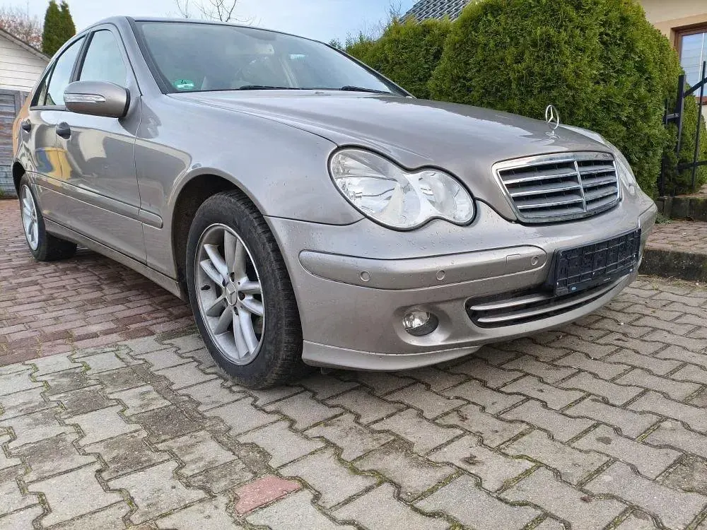 Second-hand Mercedes C220 150 CP (110 kW) 2005 Verde Berlinǎ