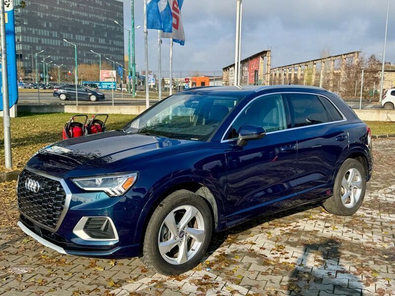 Blau Gebraucht 2021 Audi Q3 SUV | 34.500 € (Fairer Preis) - Bild 1/4