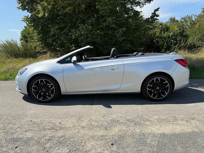 Silber Gebraucht 2017 Opel Cascada Innovation Cabrio | 14.250 € (Guter Preis) - Bild 1/4