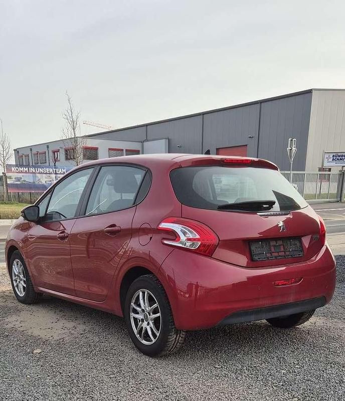 Gebraucht Peugeot 208 Access 68 PS (50 kW) 2014 Kleinwagen