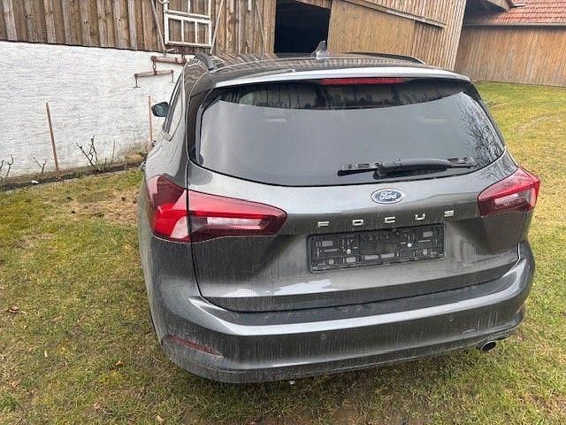 Gebraucht Ford Focus Cool & Connect 120 PS (88 kW) 2022 Grau Limousine