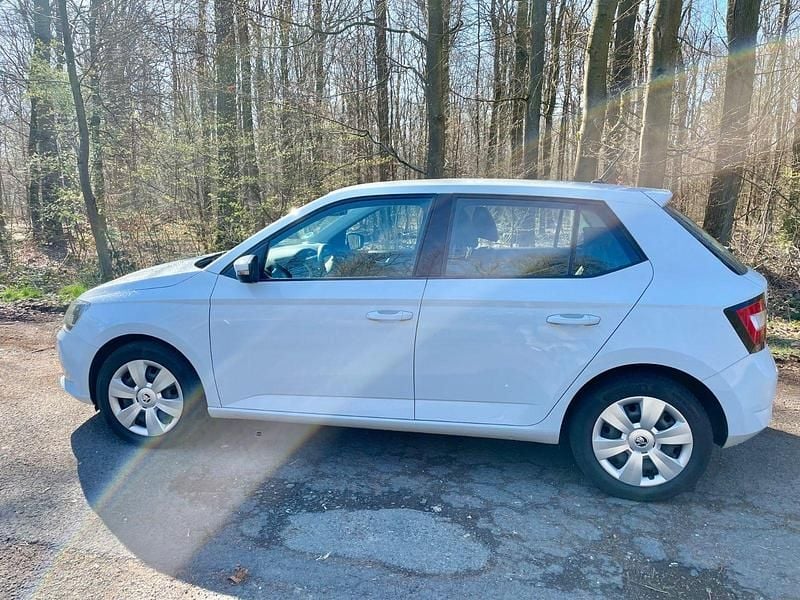 Gebraucht Skoda Fabia Ambition 90 PS (66 kW) 2015 Weiß Kleinwagen