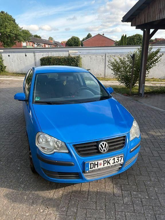 Blau Gebraucht 2006 VW Polo Comfortline Limousine | 600 € (Superpreis) - Bild 1/4