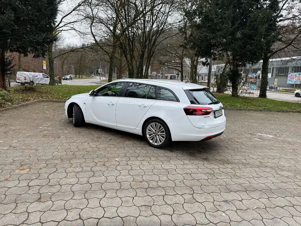 Gebraucht Opel Insignia Sport 140 PS (102 kW) 2014 Weiß Kombi