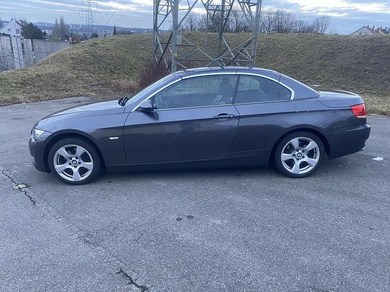 Gebraucht BMW 320 Cabriolet 170 PS (125 kW) 2007 Grau Cabrio