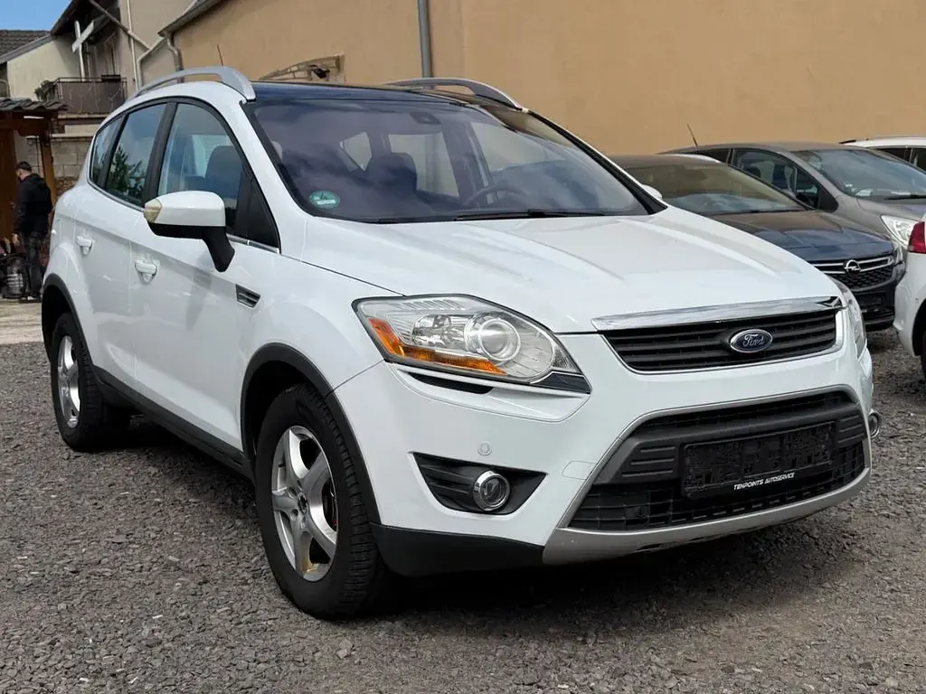 Usado Ford Kuga Titanium 163 HP (119 kW) 2010 Branco SUV