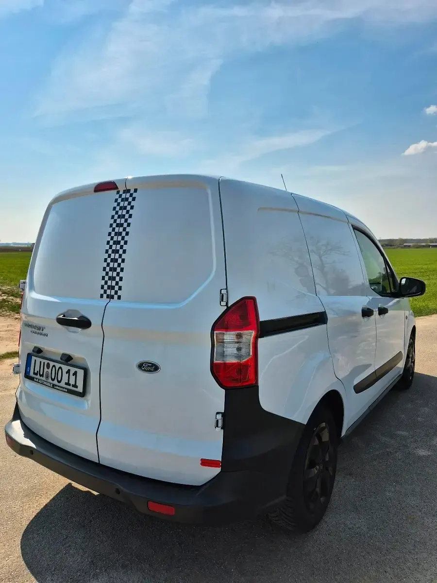 Gebraucht Ford Transit 101 PS (74 kW) 2022 Weiß Van / Kleinbus