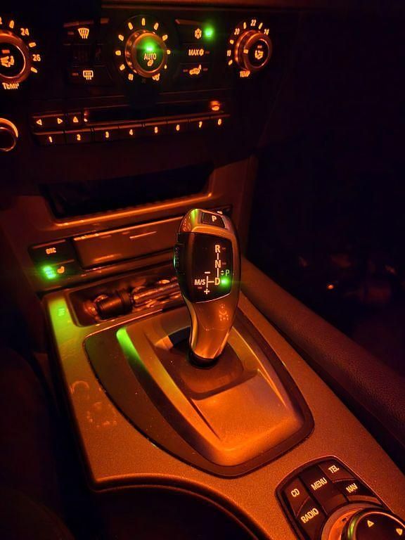 Gebraucht BMW 525 197 PS (144 kW) 2009 Schwarz Kombi