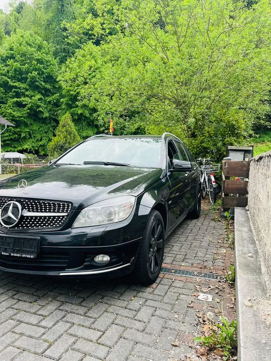 Gebraucht Mercedes C200 Elegance 136 PS (100 kW) 2010 Schwarz Kombi
