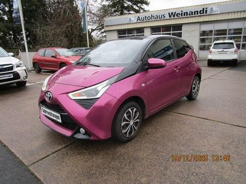 Violet Gebraucht 2018 Toyota Aygo X-cite Kleinwagen | 7.890 € (Fairer Preis) - Bild 1/4