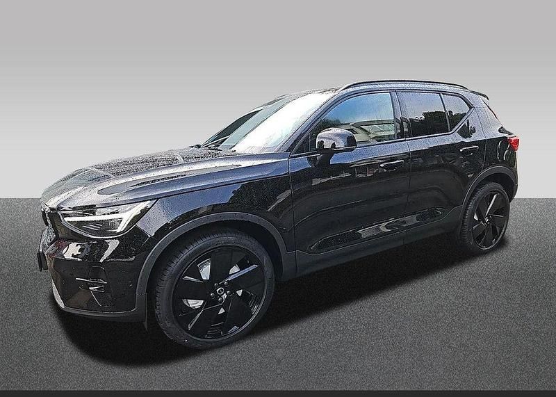 Neu Volvo XC40 Plus 163 PS (119 kW) 2025 Schwarz SUV