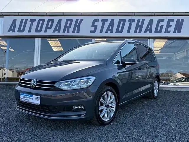 Gebraucht VW Touran Highline 150 PS (110 kW) 2023 Grau Van / Kleinbus