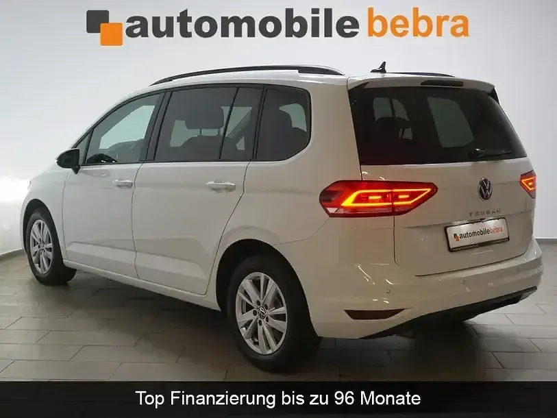 Gebraucht VW Touran Comfortline 150 PS (110 kW) 2023 Pure white Van / Kleinbus