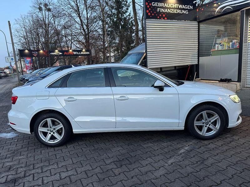 Gebraucht Audi A3 Basis 150 PS (110 kW) 2019 Weiß Limousine