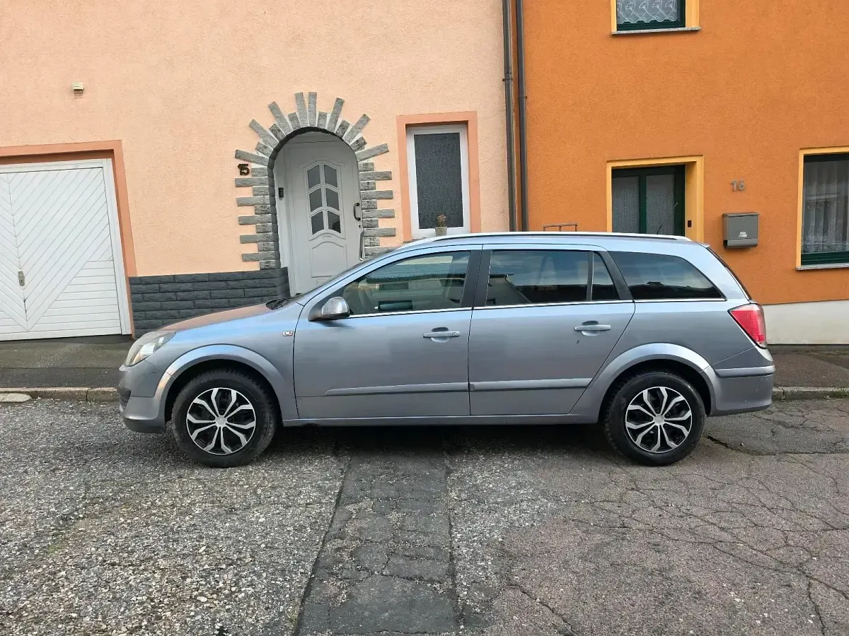 Gebraucht Opel Astra 125 PS (91 kW) 2005 Andere farben Kombi