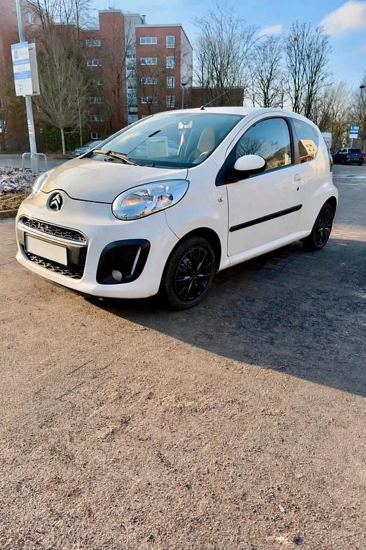 Weiß Gebraucht 2014 Citroën C1 Kleinwagen | 4.100 € (Fairer Preis) - Bild 1/4