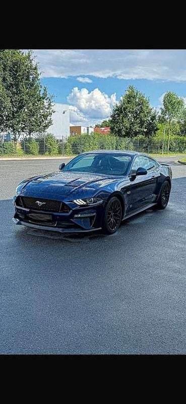 Blau Gebraucht 2020 Ford Mustang GT Fastback Coupé | 40.500 € (Fairer Preis) - Bild 1/4