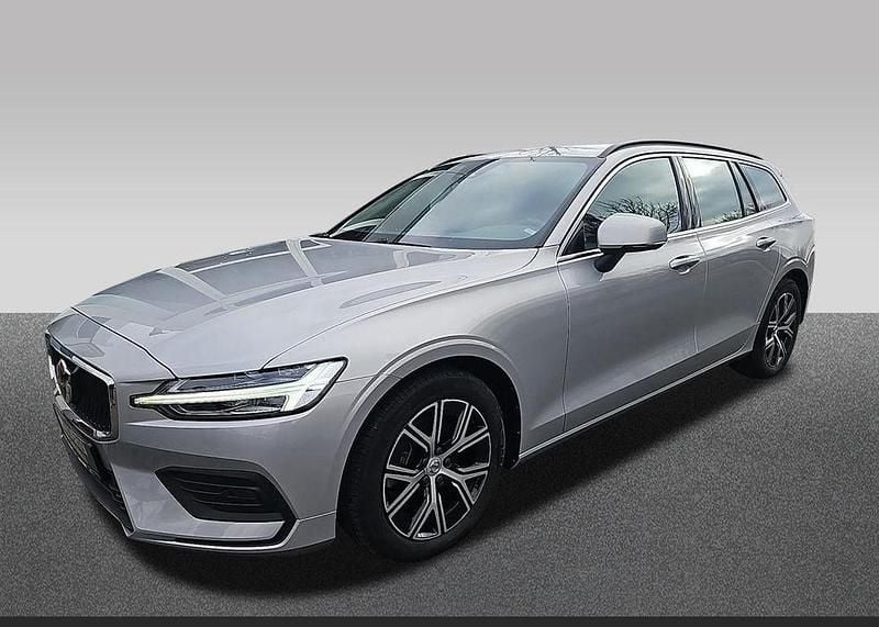 Gebraucht Volvo V60 Core 163 PS (119 kW) 2025 Silber Kombi