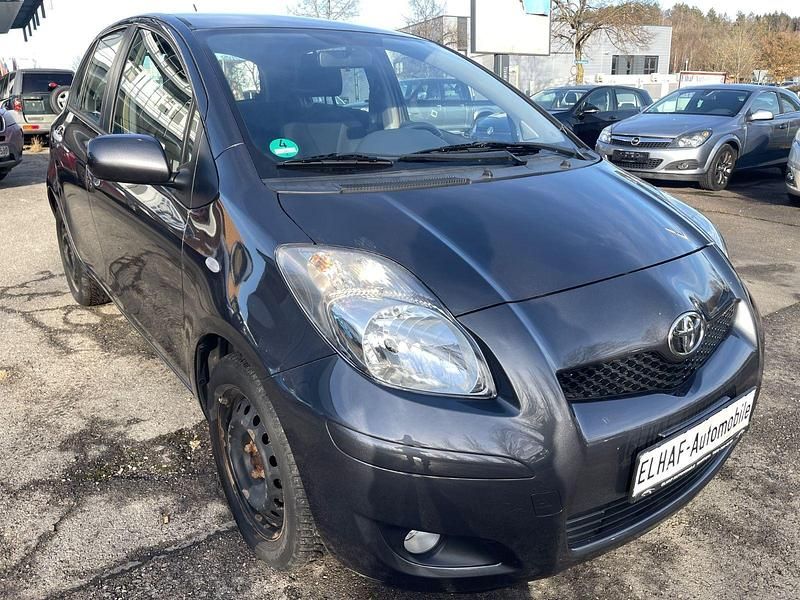Gebraucht Toyota Yaris 69 PS (50 kW) 2011 Grau Limousine