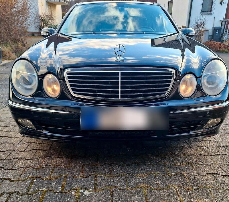 Gebraucht Mercedes E500 Avantgarde 306 PS (225 kW) 2004 Schwarz Limousine