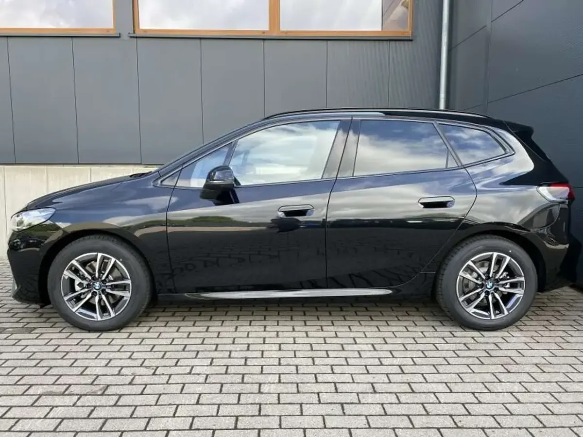 Neu BMW 220 Active Tourer M Sport 170 PS (125 kW) 2026 Schwarz Van / Kleinbus