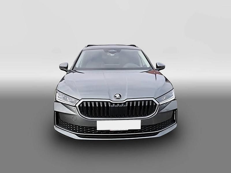 Gebraucht Skoda Superb Selection 150 PS (110 kW) 2025 Grau Kombi