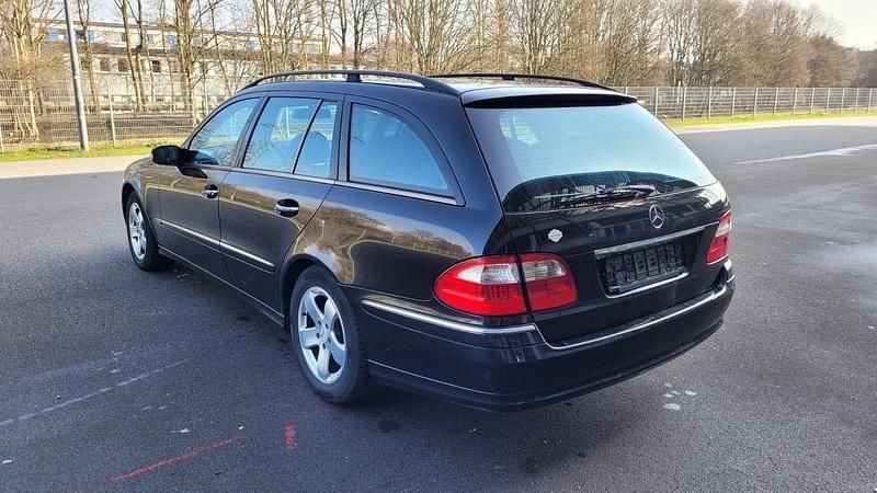 Gebraucht Mercedes E270 177 PS (130 kW) 2003 Schwarz Kombi