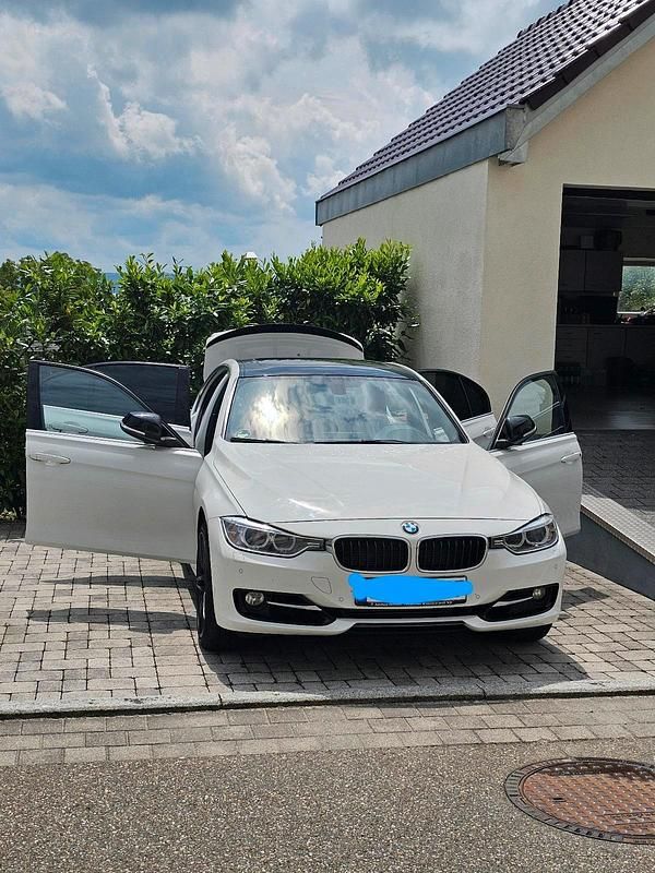 Weiß Gebraucht 2015 BMW 335 Limousine | 14.000 € - Bild 1/4