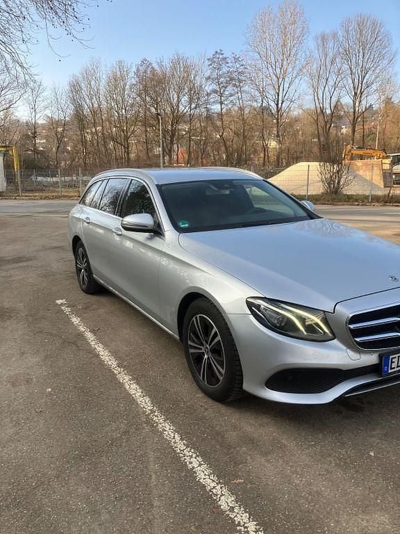 Gebraucht Mercedes E220 Avantgarde 194 PS (142 kW) 2019 Silber Kombi