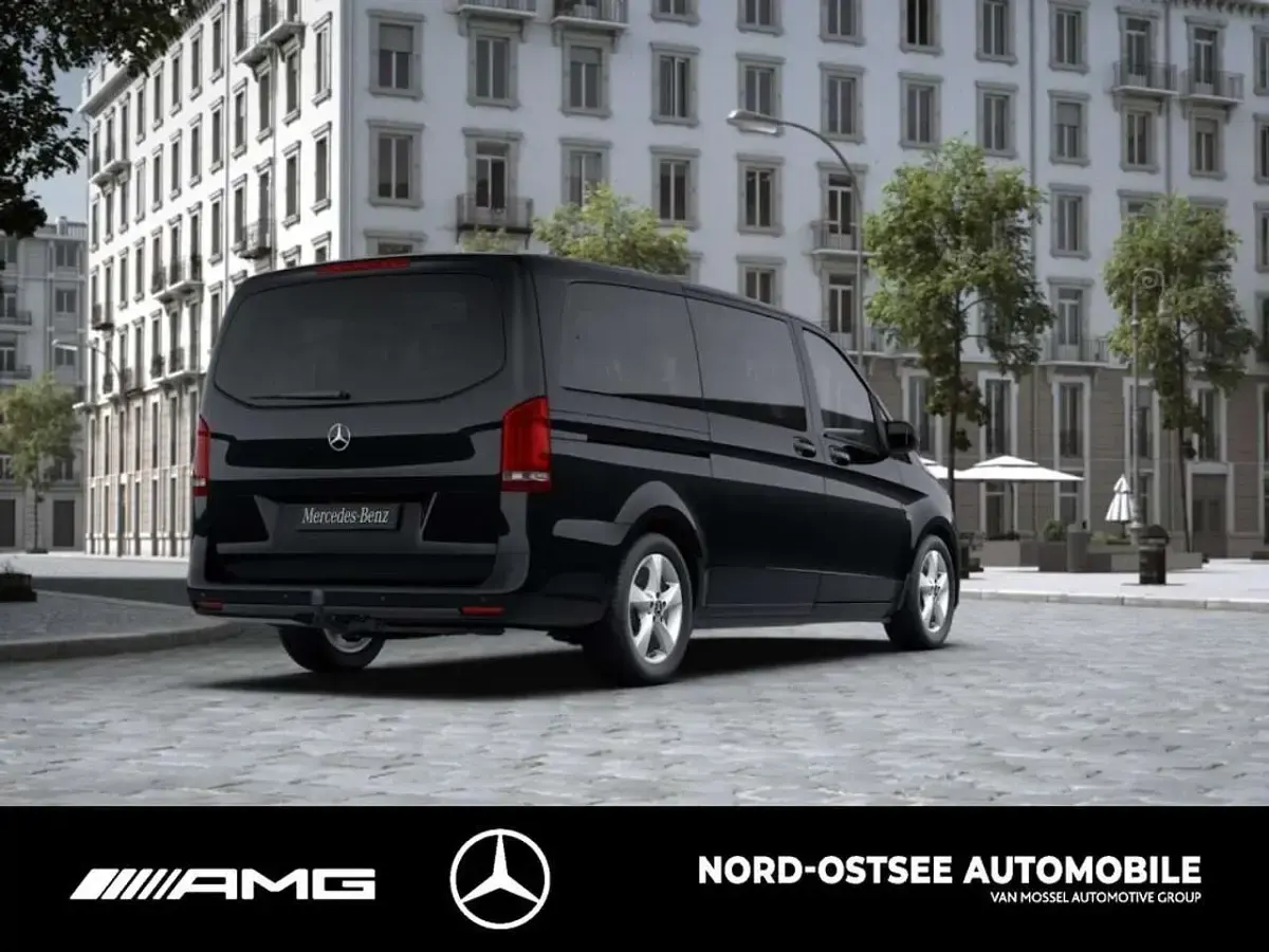 Gebraucht Mercedes Vito 237 PS (174 kW) 2022 Obsidianschwarz metallic Van