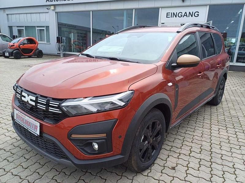Braun Neu 2025 Dacia Jogger Extreme Van / Kleinbus | 26.980 € (Fairer Preis) - Bild 1/2