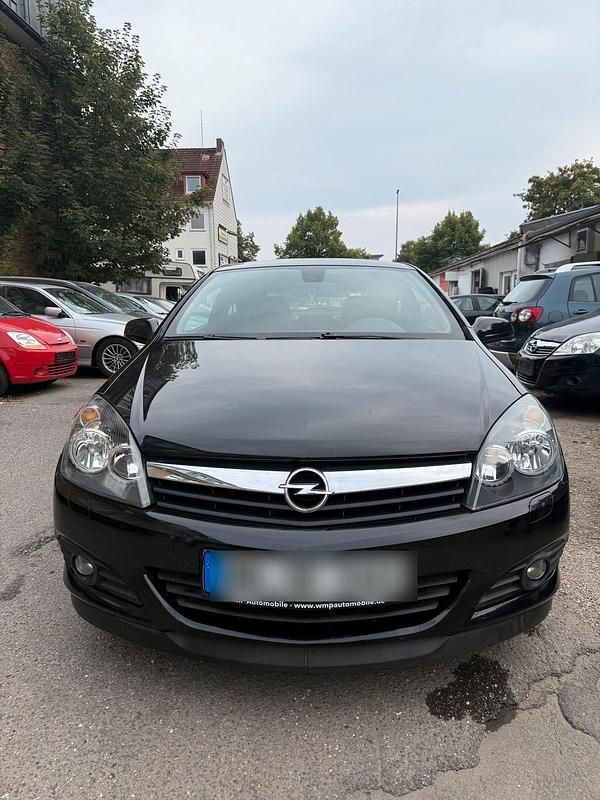 Schwarz Gebraucht 2006 Opel Astra GTC Coupé | 2.900 € (Etwas zu teuer) - Bild 1/4