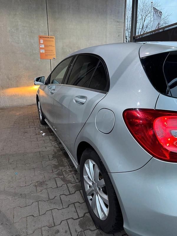 Gebraucht Mercedes A200 156 PS (114 kW) 2014 Silber Limousine