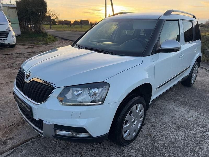 Weiß Gebraucht 2016 Skoda Yeti Ambition SUV | 9.950 € (Guter Preis) - Bild 1/4