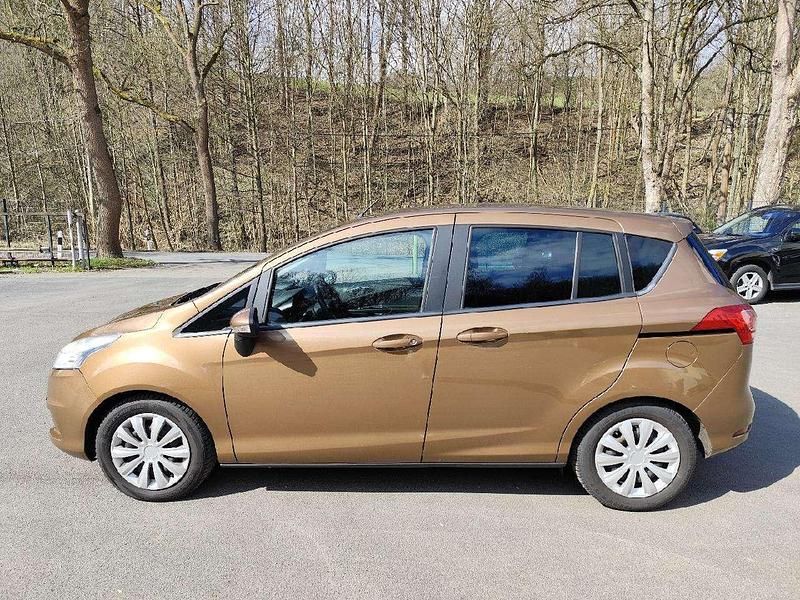 Gebraucht Ford B-MAX SYNC Edition 101 PS (74 kW) 2017 Canyonbraun (metallic) Van / Kleinbus