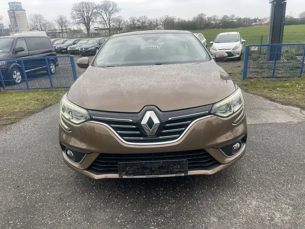 Gebraucht Renault Mégane Intens 132 PS (97 kW) 2016 Braun Limousine