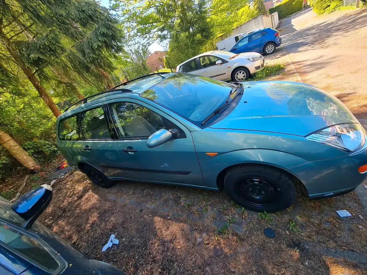 Second-hand Ford Focus Ghia 101 CP (74 kW) 2000 Verde Break