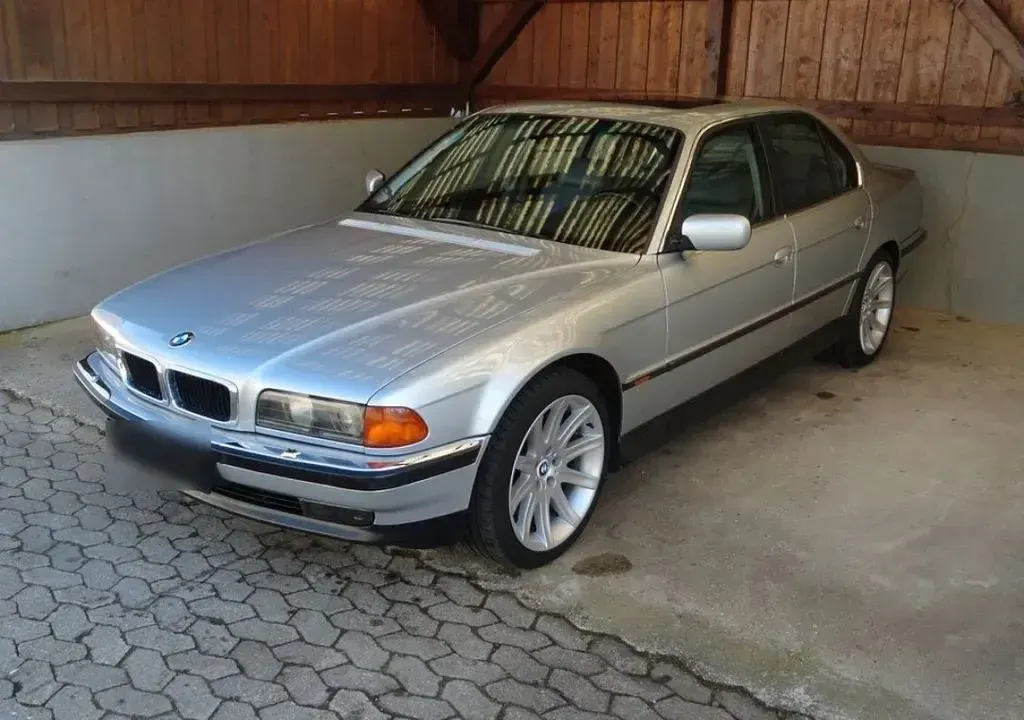 Gebraucht BMW 735 235 PS (172 kW) 1997 Silber Limousine