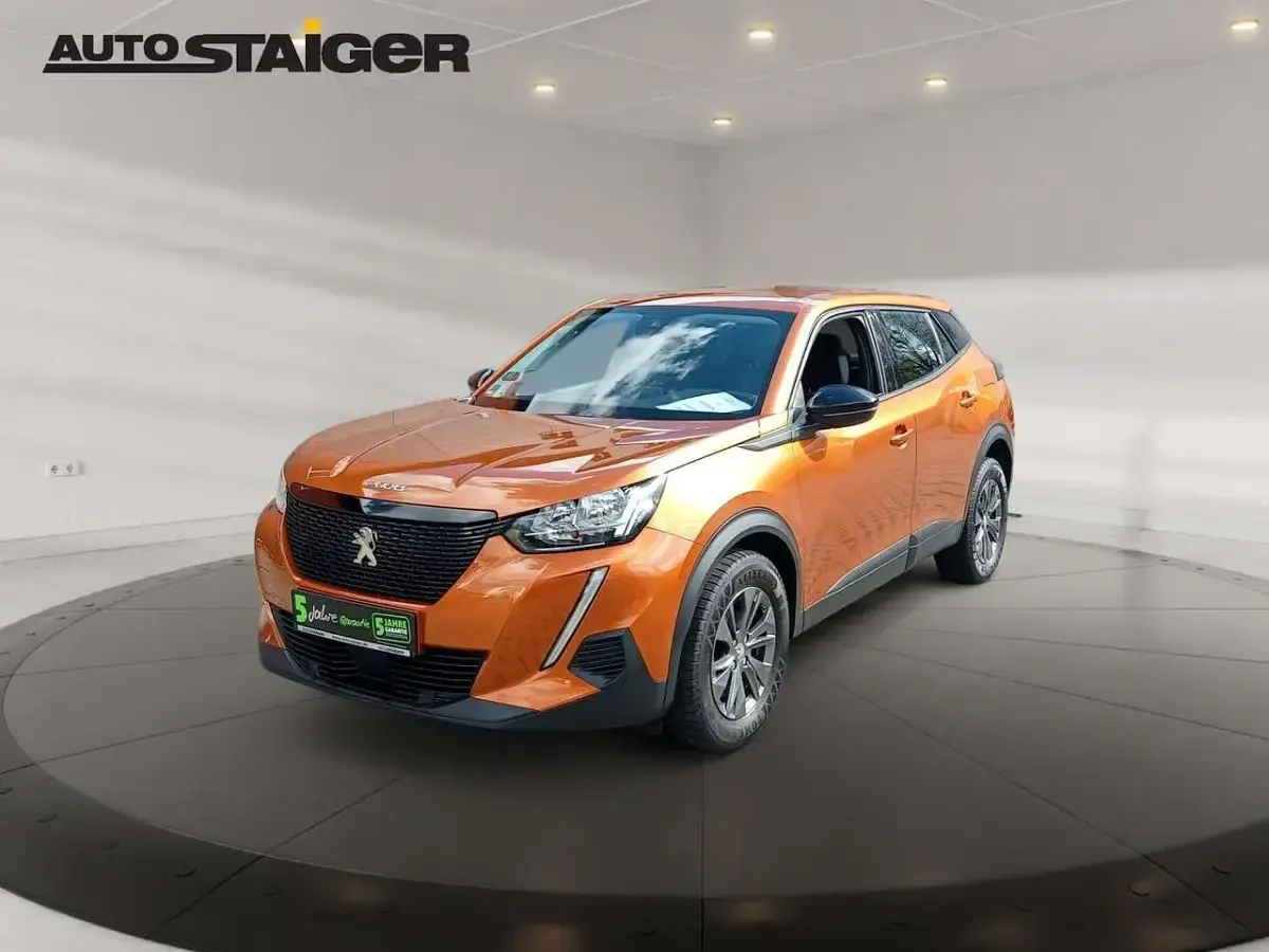 Gebraucht Peugeot 2008 Active 131 PS (96 kW) 2022 Lackierung orange fusion/typ a SUV