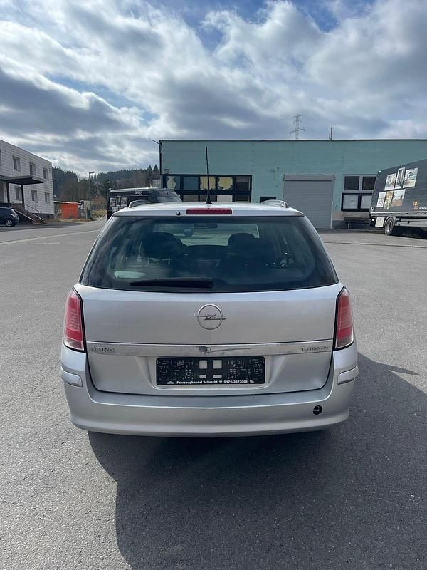 Gebraucht Opel Astra 105 PS (77 kW) 2005 Silber Kombi