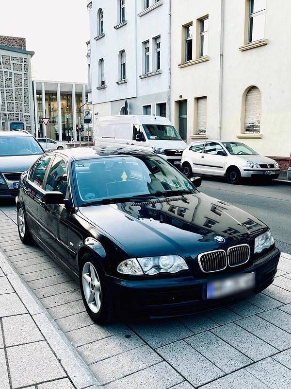 Gebraucht BMW 320 170 PS (125 kW) 2001 Schwarz Limousine