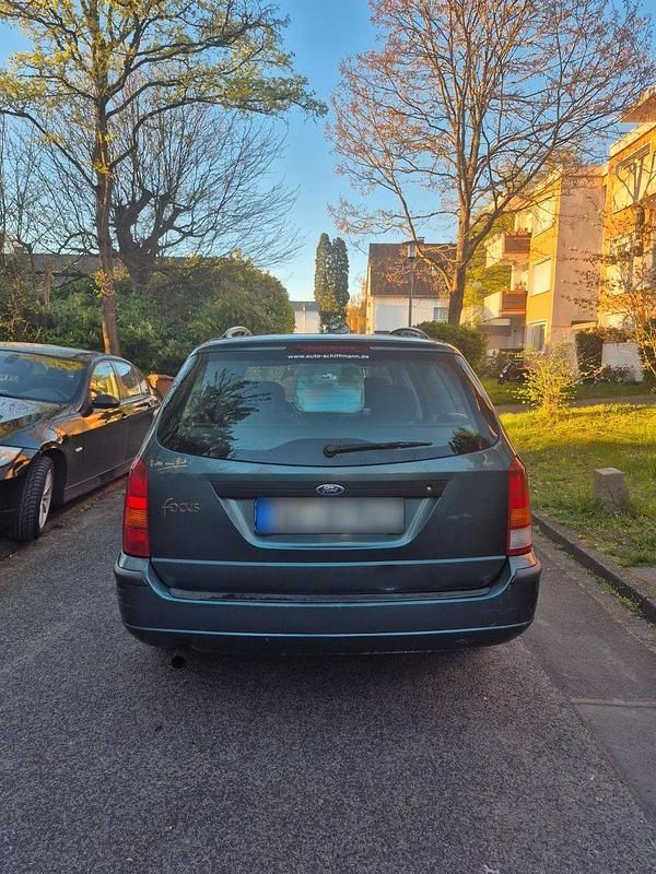 Usata Ford Focus 75 CV (55 kW) 2003 Verde Station wagon