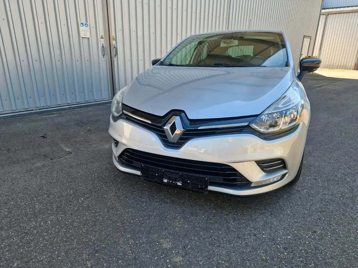 Gebraucht Renault Clio LIMITED 117 PS (86 kW) 2017 Silber Kleinwagen