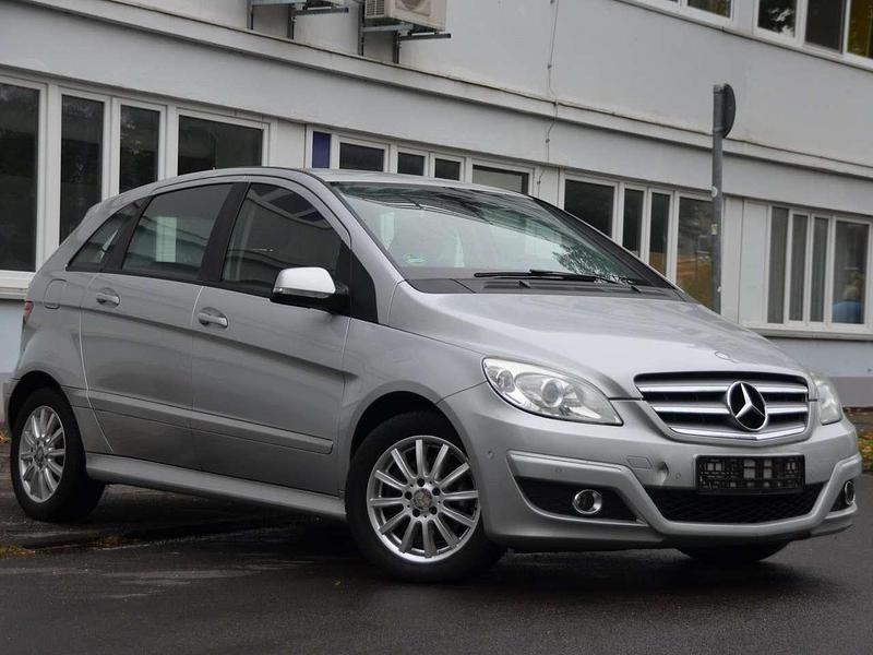 Gebraucht Mercedes B180 109 PS (80 kW) 2008 Polarsilber  metalliclack Van / Kleinbus